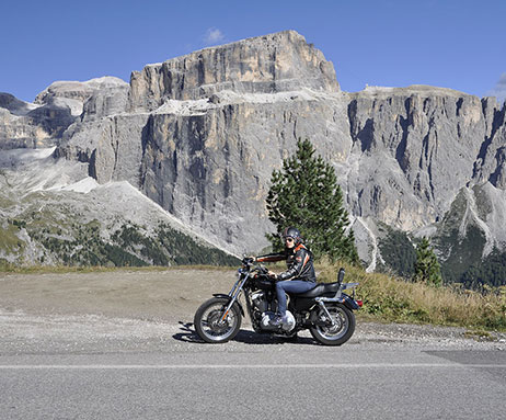 motociclismo nelle Dolomiti