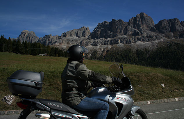 Motorradfahren in den Dolomiten