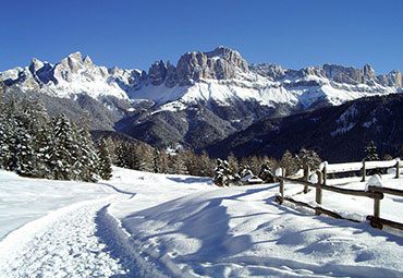 Wuhnleger mit Rosengarten
